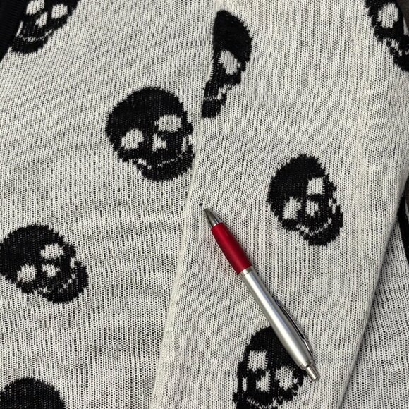 Vintage Y2K Smiling Skulls Women Oversized Cardigan XL Goth Emo Grunge Button up - Picture 15 of 15